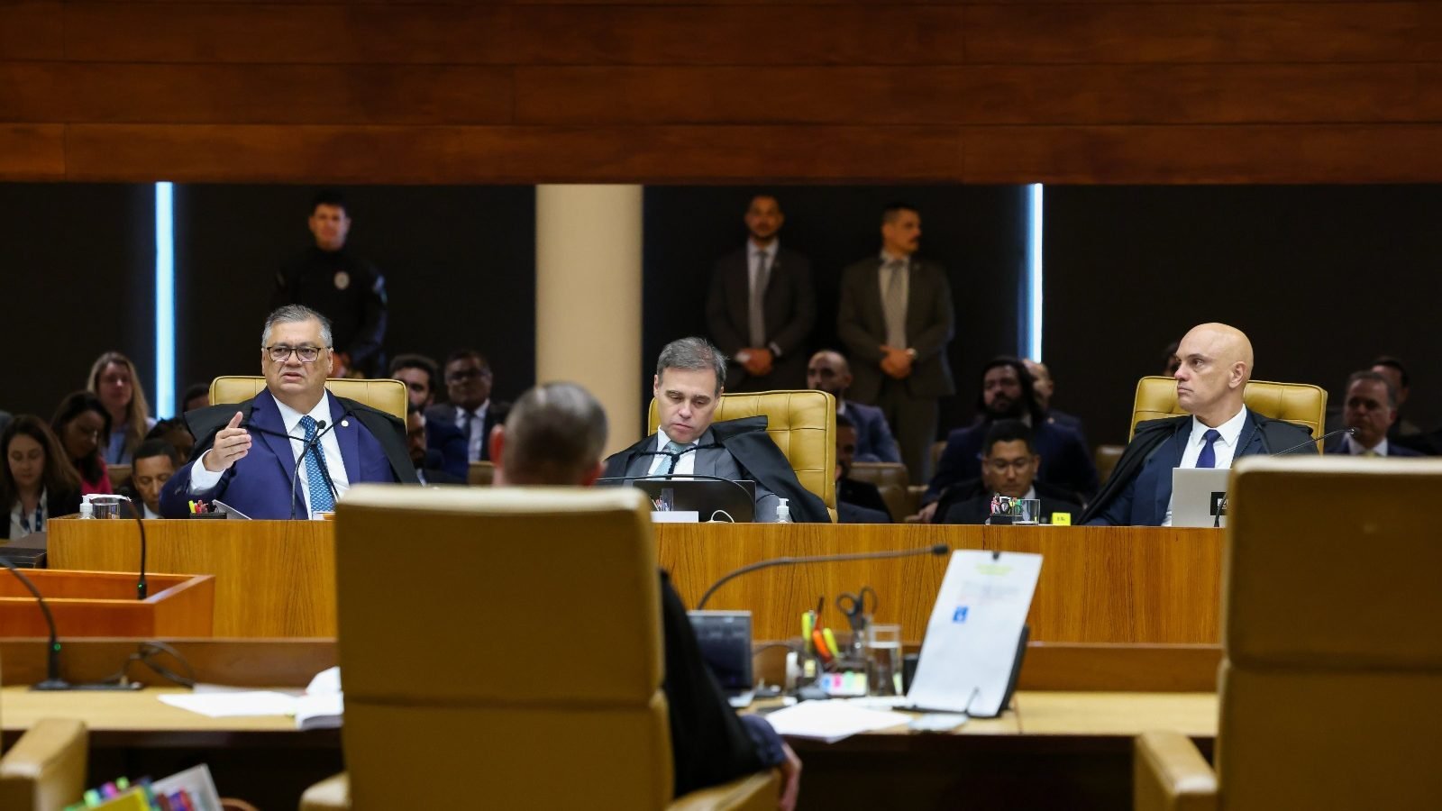 Bate-boca, impedimento e suspeição: os dez momentos que marcaram a sessão do STF