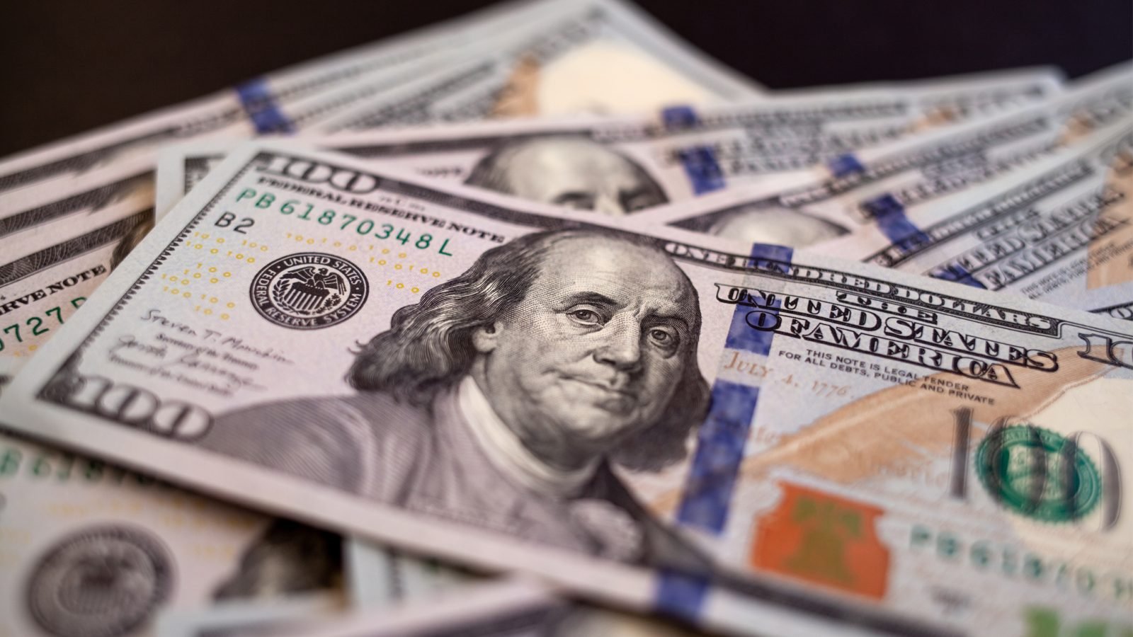 Dólar fecha a R$ 5,15 e Ibovespa sobe 0,54% com crise no STF e véspera de Copom e Fed