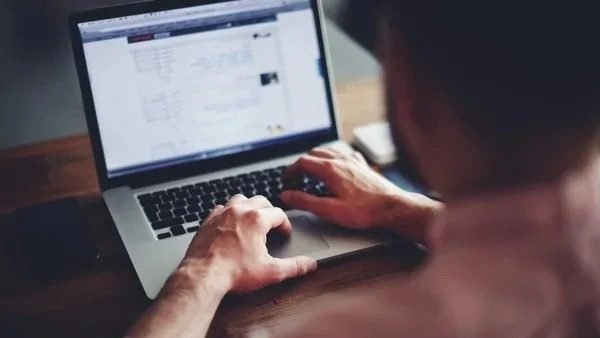 Projeto propõe responsabilização de plataformas por venda de produtos falsificados no Espírito Santo