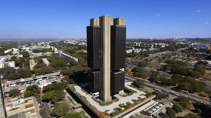 Prévia do PIB recua 0,2% em julho e acumula segundo mês de queda